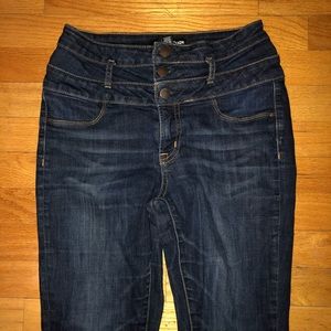 High-Waisted Jeans Charlotte Russe